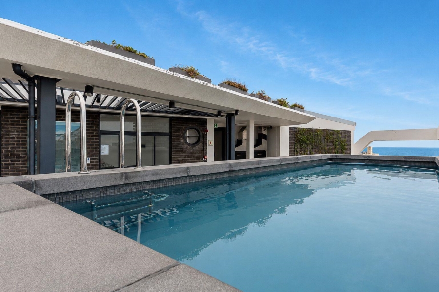 2 Bedroom Property for Sale in Sea Point Western Cape